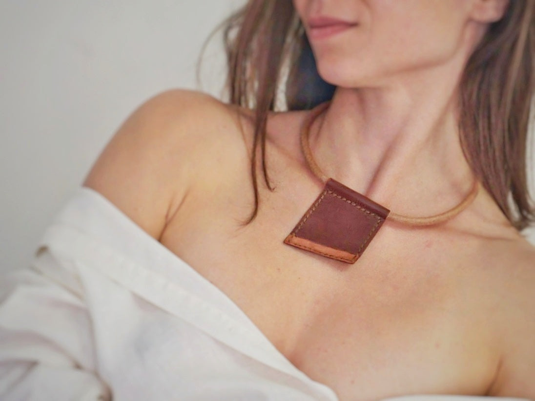 Geometric minimalist necklace made of brown leather