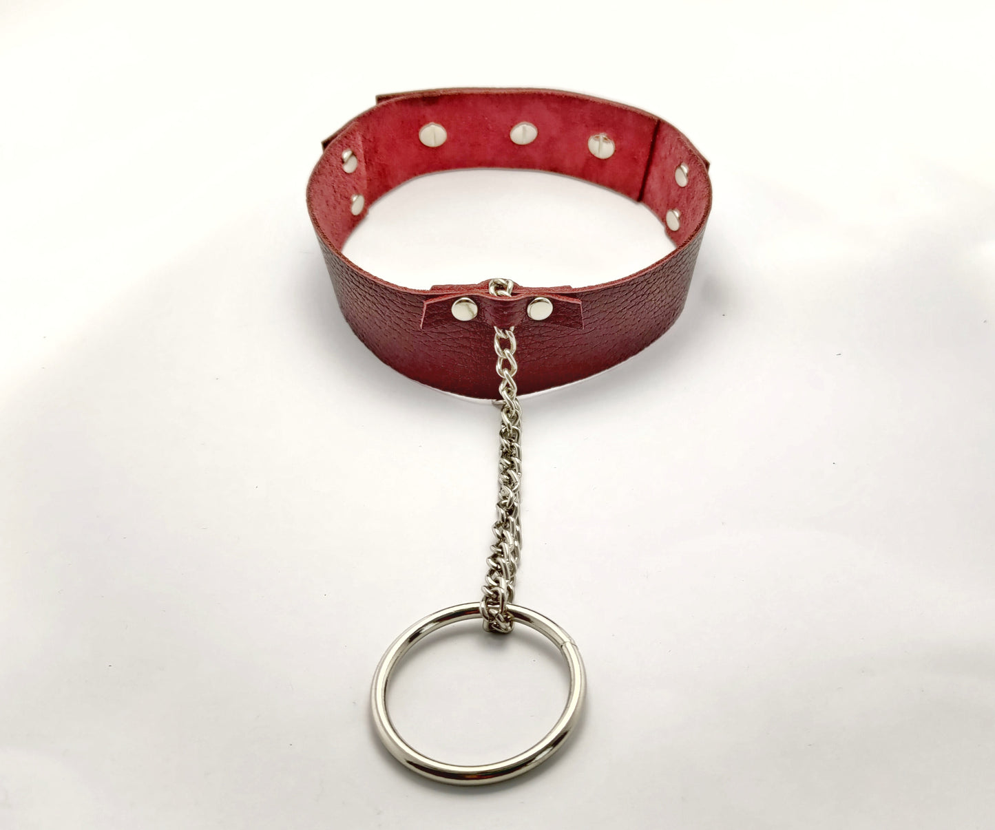 Leather collar with chain leash and O-ring