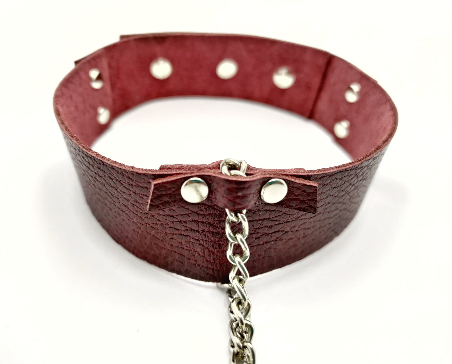 Leather collar with chain leash and O-ring