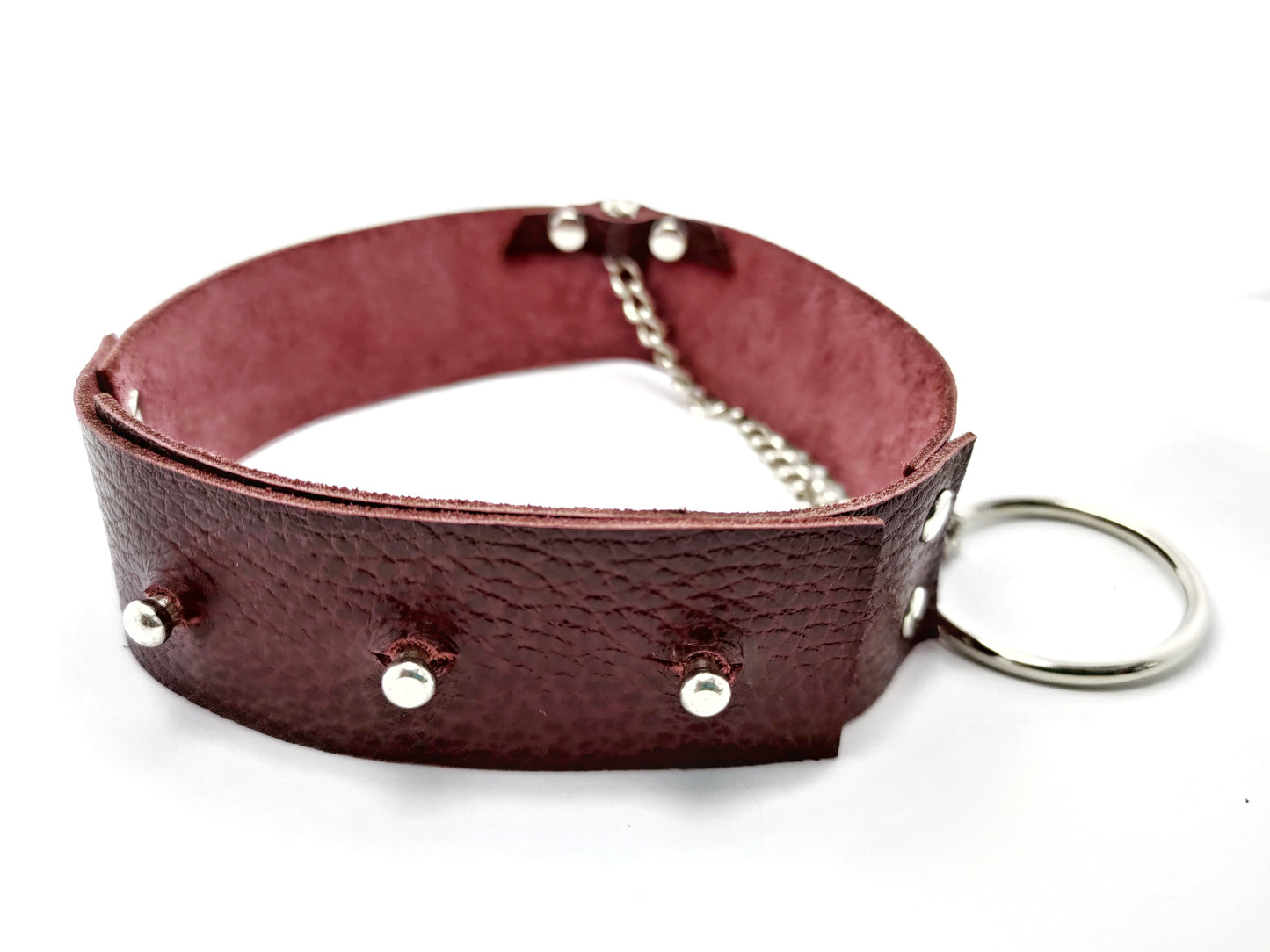 Leather collar with chain leash and O-ring