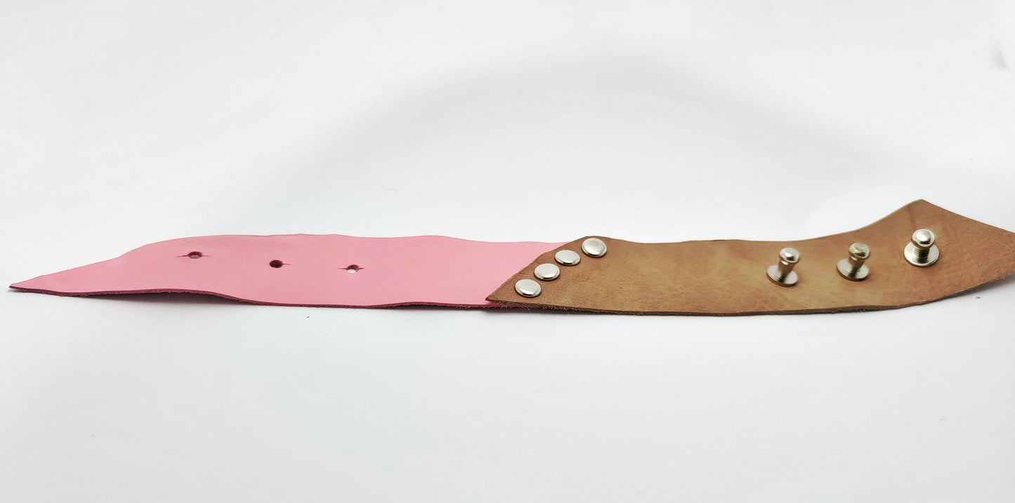 Bracelet made of pink and brown thin leather and rapids