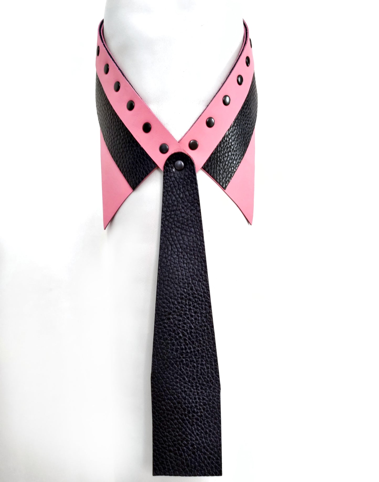 Removable neck tie posture collar